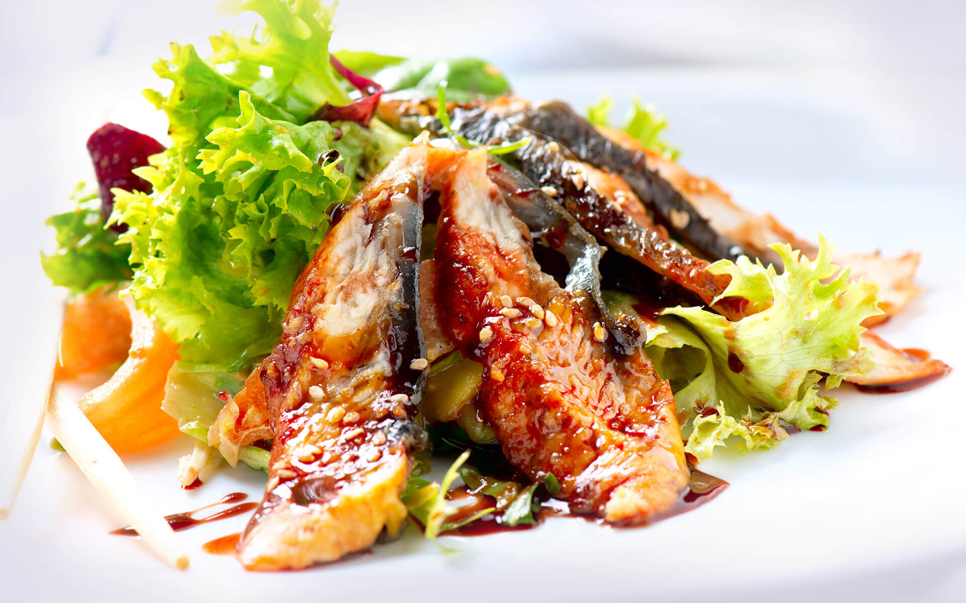 Salad with smoked eel with  Unagi sauce